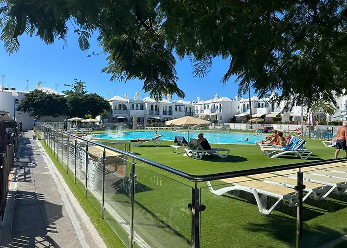 Delightful Bungalow Playmar: Comfort And Convenience In Maspalomas, Steps Away From Shopping Centers And Beaches